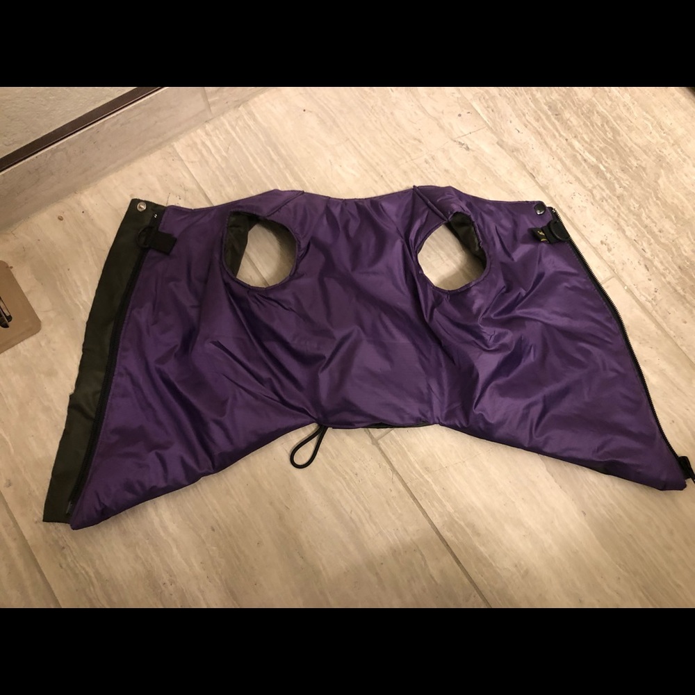 Medium, very nice quality, handmade jacket. Originally paid $39, never worn!